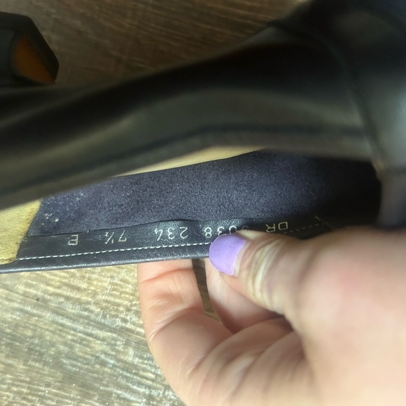 Salvatore Ferragamo 7.5E vintage navy micro heel preppy tasseled shoes. - Picture 6 of 15